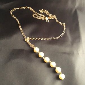 Pearl pendant necklace
